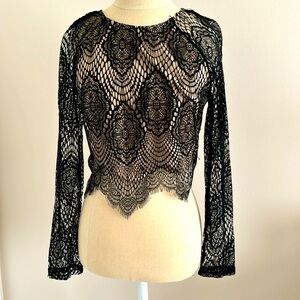 Beautiful lace cropped shirt, great with jeans